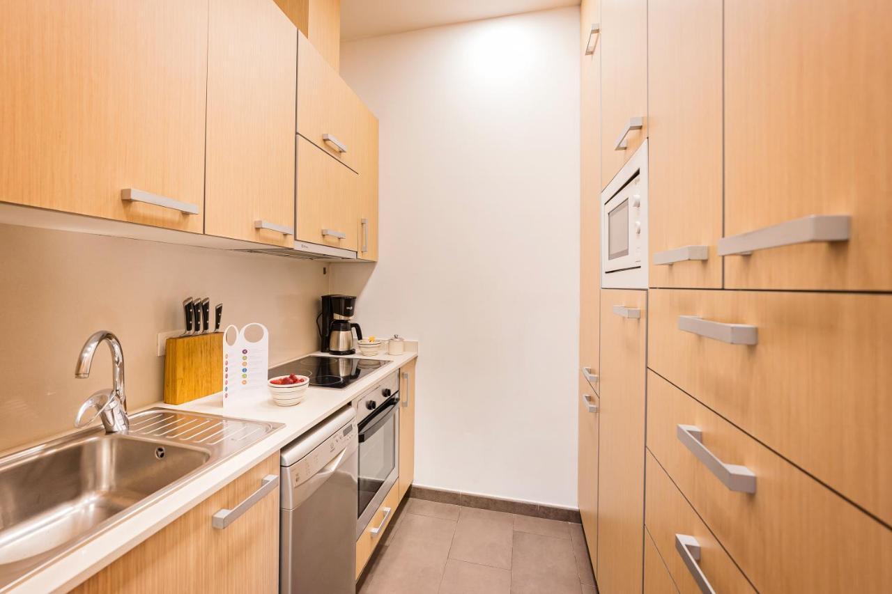 Sweett - Jardinets Apartment Barcelona Bagian luar foto
